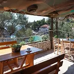 Secluded Fisherman's Cove Tvrdni Dolac - Hvar - 13018 * Gdinj