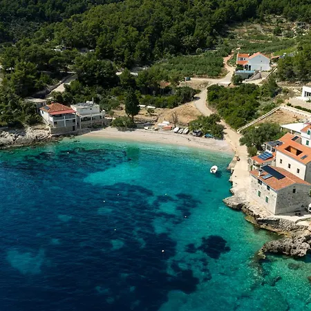 Secluded Fisherman's Cove Tvrdni Dolac, Hvar - 13018 *